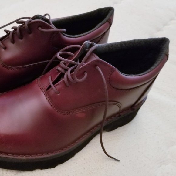 Shoes - Picture 2 of 5